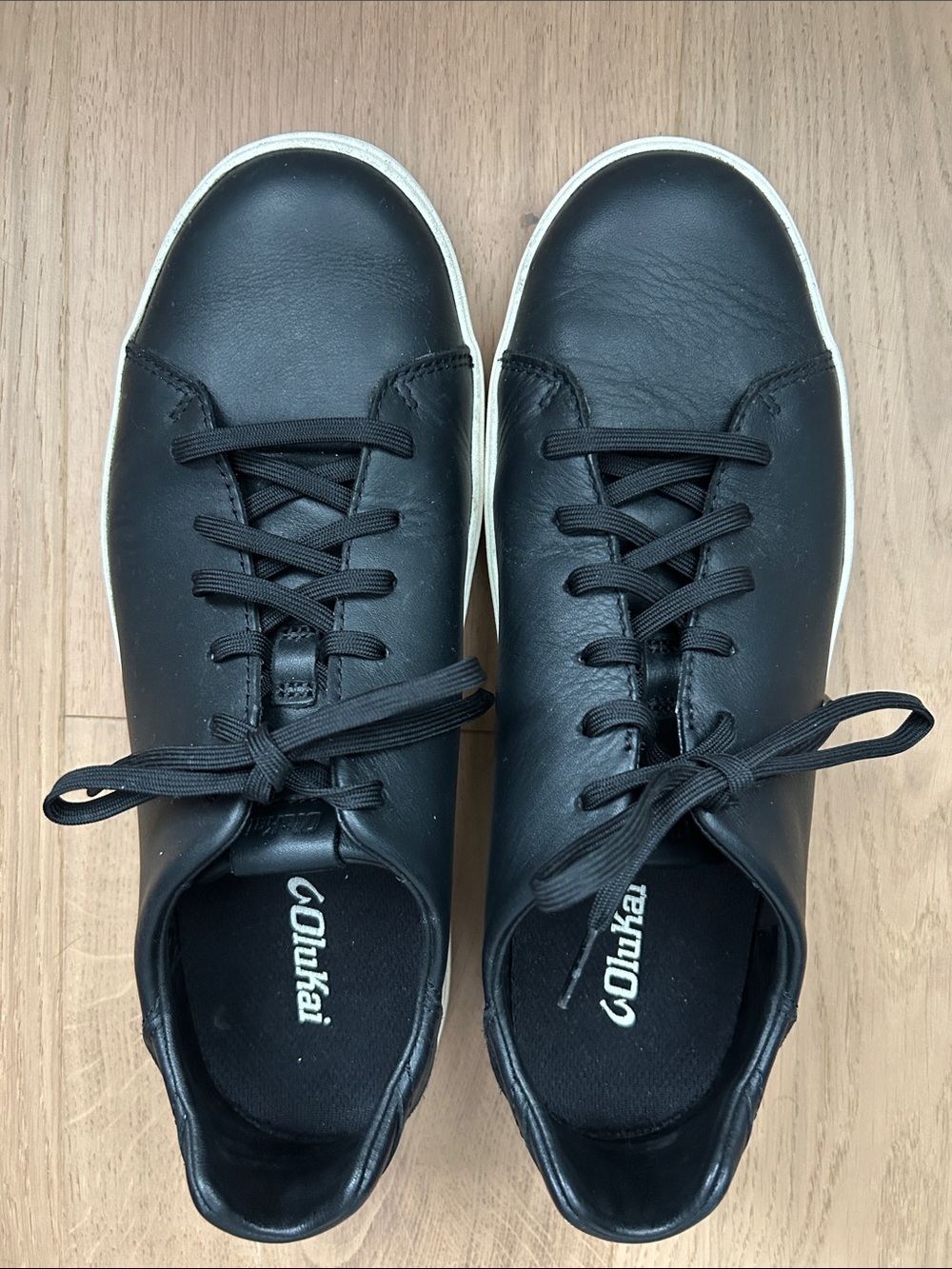 Olukai Men’s Black Leather Low-Top Sneakers Size 10.5